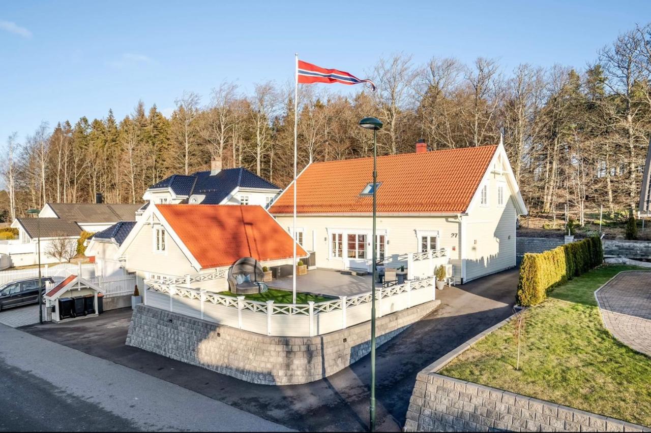 Modern, Small Appartment Ларвик Экстерьер фото